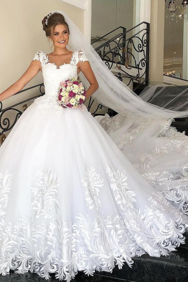 Elegantes langes Prinzessinnen-Brautkleid aus Tüllspitze mit Flügelärmeln
