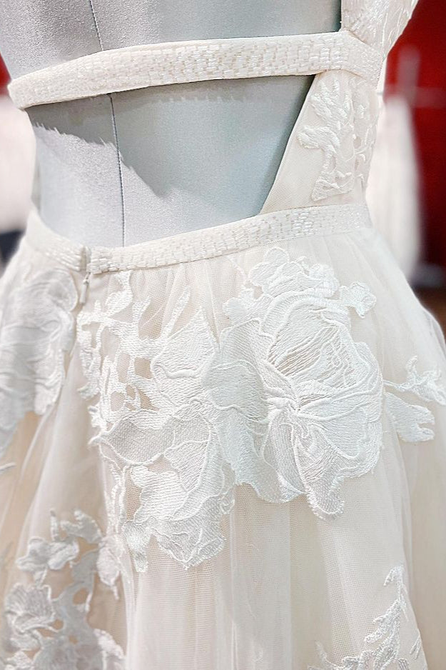 Abito da sposa elegante lungo principessa con scollo a V, tulle e schiena scoperta, decorato con pizzo