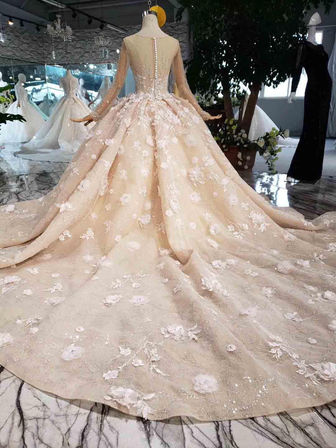 Vestido de Noiva Elegante com Mangas Compridas, Bordado com Contas e Flores
