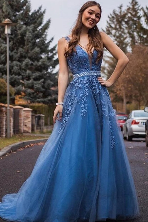 Robe de bal élégante longue à encolure en V, larges bretelles, en tulle, coupe évasée avec dentelle appliquée