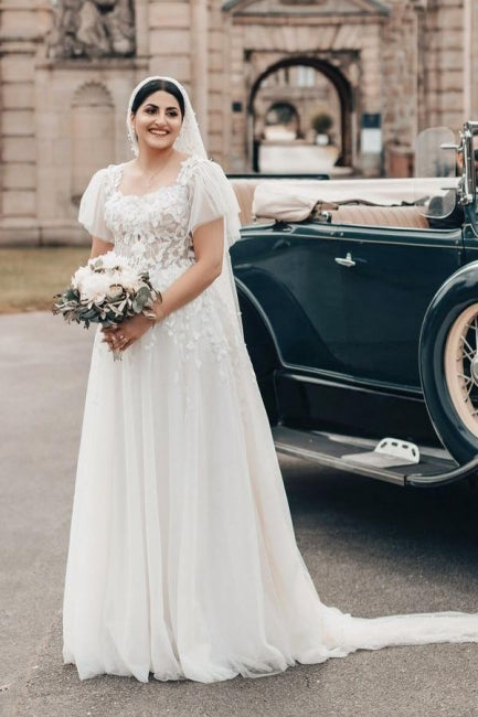 Elegante abito da sposa lungo bianco a linea ad A con scollo quadrato in tulle e pizzo con maniche corte