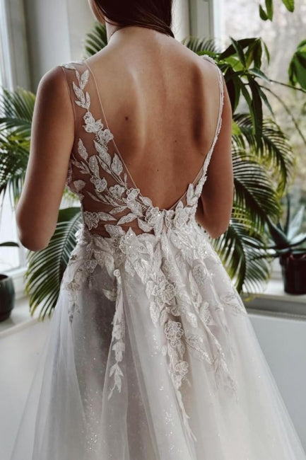 Vestido de Noiva Elegante Branco Longo em Linha A com Decote em V, Renda, Brilho, Costas Descobertas e Fenda