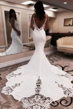 Robe de mariée longue blanche élégante sirène à col en V, bretelles fines, dos nu avec dentelle