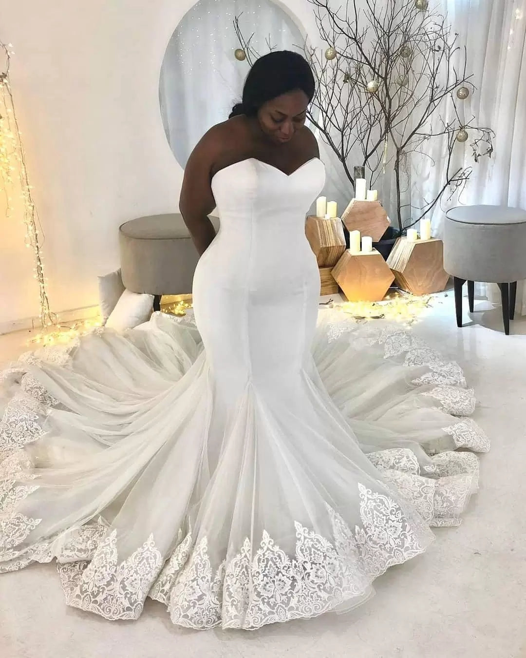 Elegante vestido de novia blanco largo sin mangas con encaje y escote corazón estilo sirena