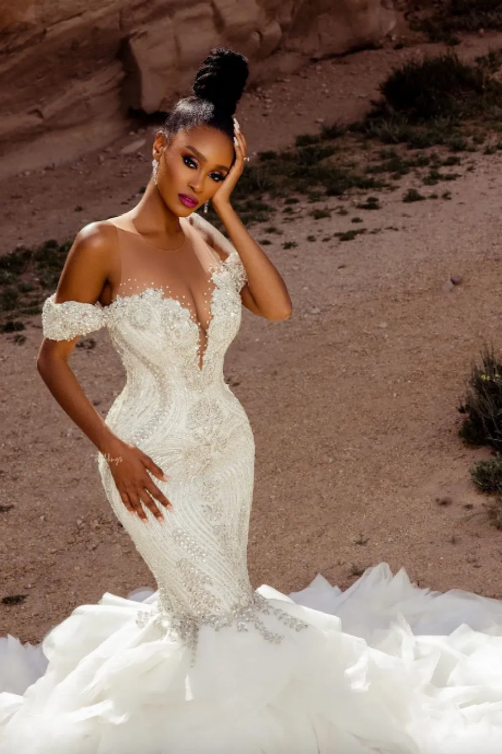 Robes de mariée blanches élégantes en dentelle sirène, sans manches, à épaules dénudées, ornées de perles