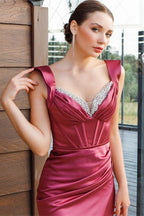 Elegantes Meerjungfrau-Abendkleid mit Rosenträgern und Glitzer, ärmellos, mit Schlitz