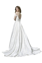 Robe de mariée élégante en satin, longue jusqu'au sol, à épaules dénudées, décolleté en cœur, dentelle florale, coupe évasée