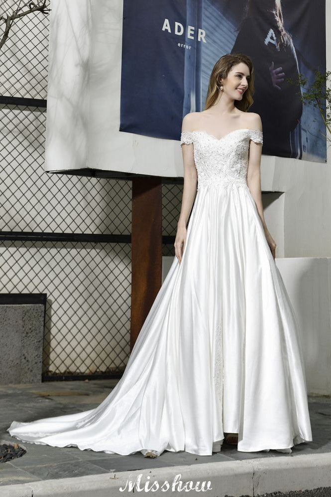 Robe de mariée élégante en satin, longue jusqu'au sol, à épaules dénudées, décolleté en cœur, dentelle florale, coupe évasée