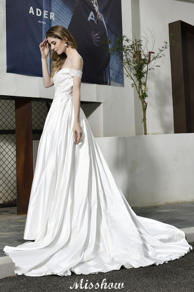 Robe de mariée élégante en satin, longue jusqu'au sol, à épaules dénudées, décolleté en cœur, dentelle florale, coupe évasée