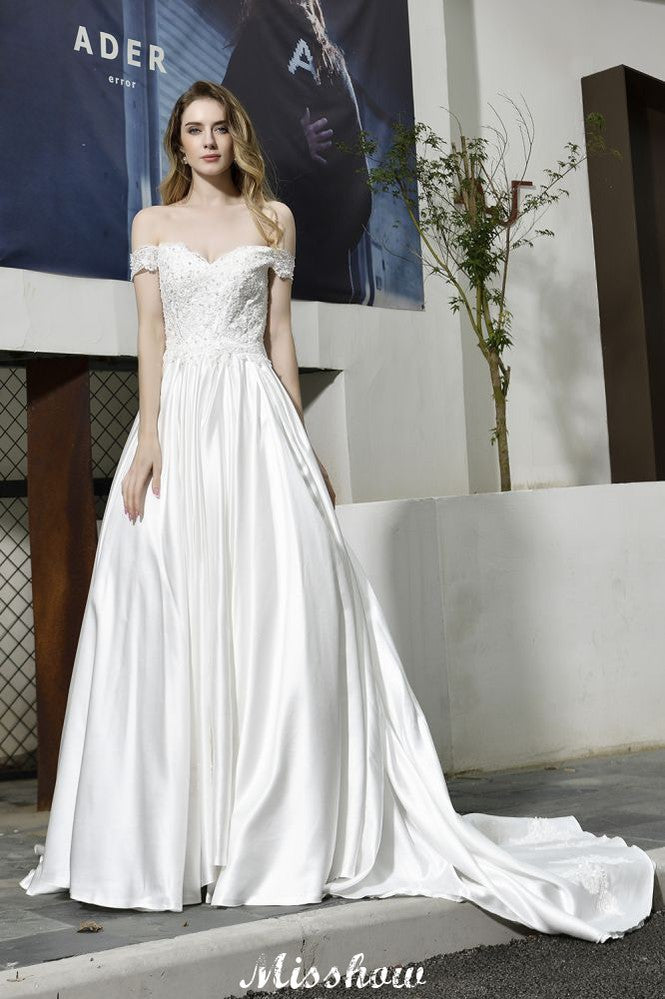 Robe de mariée élégante en satin, longue jusqu'au sol, à épaules dénudées, décolleté en cœur, dentelle florale, coupe évasée