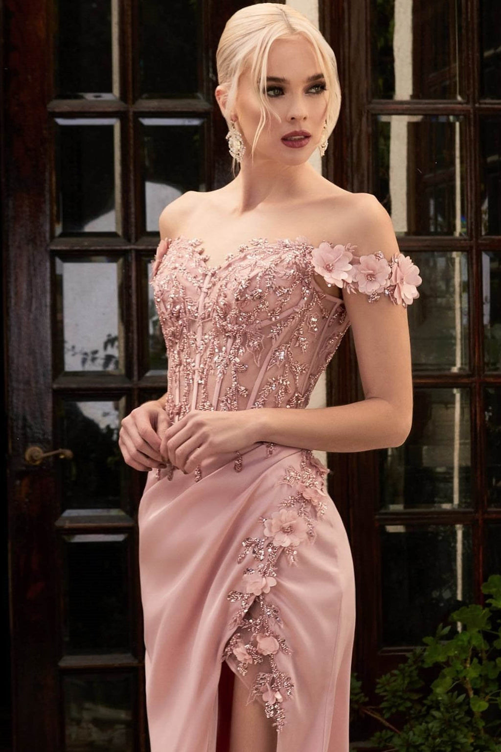 Elegant Off-the-Shoulder Appliques Prom Dress With Slit