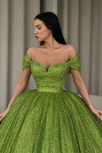 Robe de bal verte élégante à paillettes, ligne A, décolletée épaules dénudées