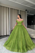 Robe de bal verte élégante à paillettes, ligne A, décolletée épaules dénudées