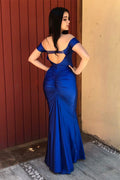 Elegantes vestidos de fiesta de sirena de satén azul real con hombros descubiertos