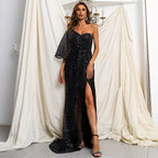 Abito da sera elegante monospalla con paillettes e spacco, modello sirena