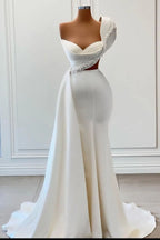 Vestidos de Noiva Elegantes com Um Ombro, Decote Coração, Sem Mangas, Corte em A, com Contas