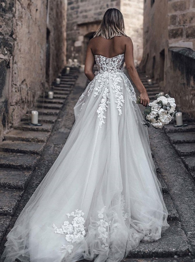 Abiti da sposa eleganti a linea ad A con pizzo