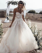 Abiti da sposa eleganti a linea ad A con pizzo