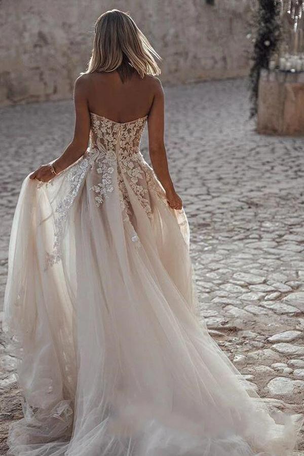 Abiti da sposa eleganti a linea ad A con pizzo