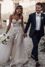 Abiti da sposa eleganti a linea ad A con pizzo