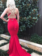 Robe de bal longue rouge élégante sirène en satin à col en V et dos nu ouvert