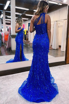 Elegante vestido de fiesta de sirena con encaje y un hombro en azul real con abertura