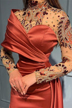 Robe de bal élégante en satin extensible roux à une épaule avec volants