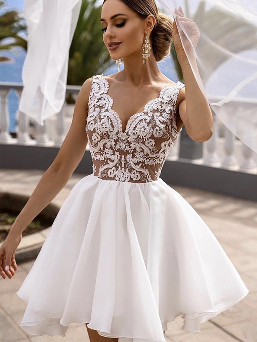 Robe de bal élégante courte en ligne A avec col en V et dentelle blanche pour soirée de rentrée