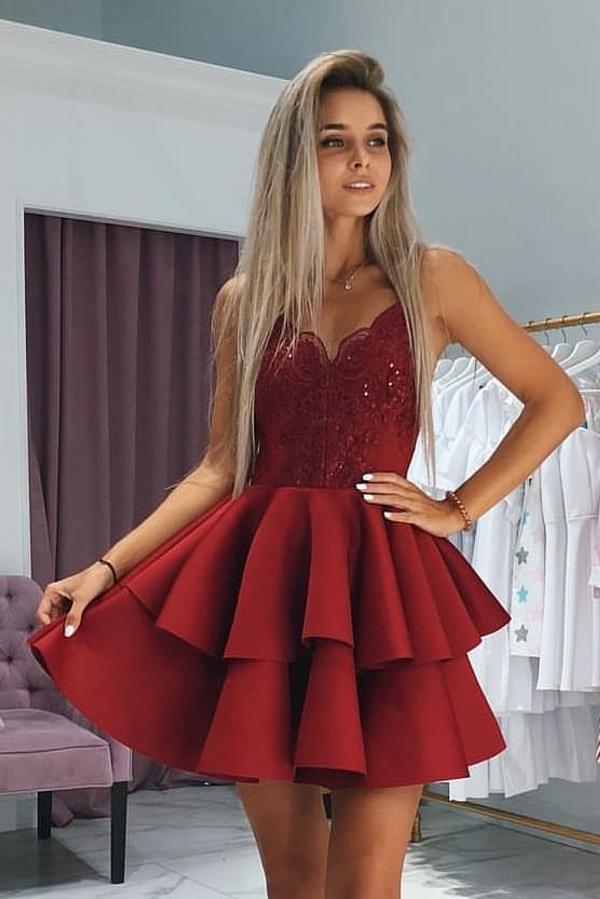 Elegante abito da sera corto a linea ad A con scollo a V in raso bordeaux