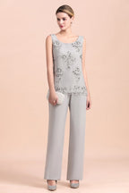 Macacão Elegante sem Mangas com Apliques em Chiffon Prateado para Mãe da Noiva com Envolvente