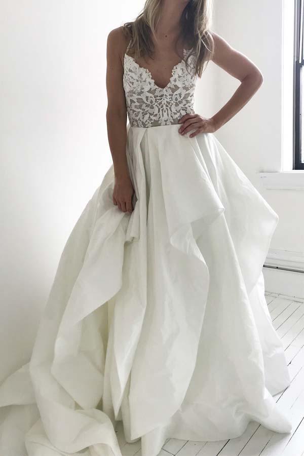 Vestido de Noiva Comprido Marfim com Alças Elegantes e Topo em Renda
