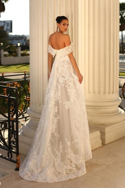 Elegantes vestidos de novia de encaje Aline con mangas cortas y escote en forma de corazón