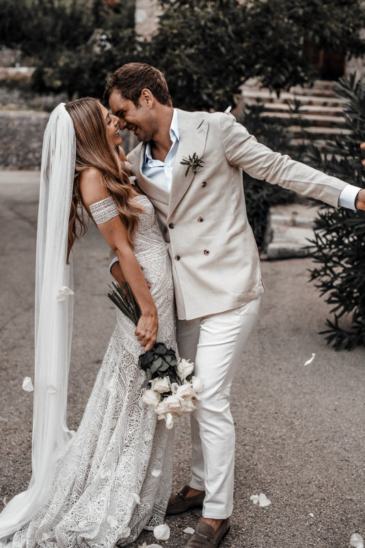 Vestido de noiva elegante estilo sereia em renda boho
