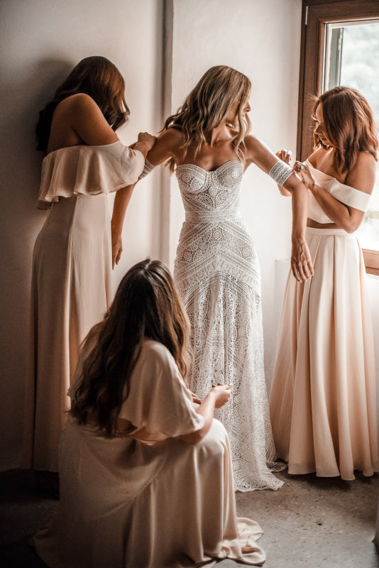 Vestido de noiva elegante estilo sereia em renda boho