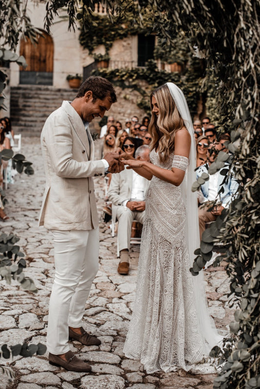 Vestido de noiva elegante estilo sereia em renda boho