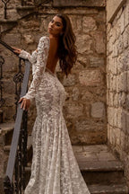 Elegantes vestidos de novia de encaje sirena con mangas largas y escote corazón