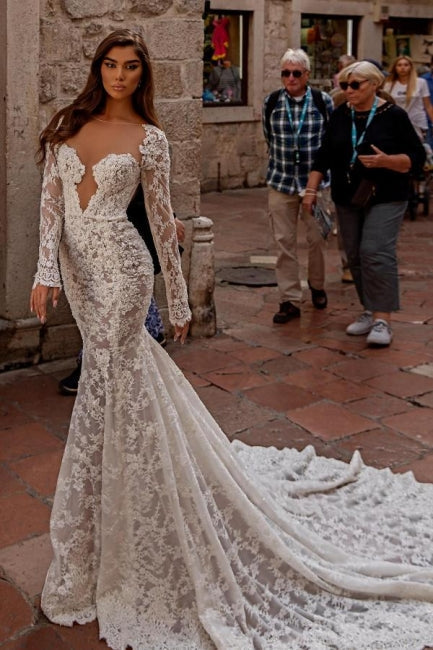 Elegantes vestidos de novia de encaje sirena con mangas largas y escote corazón