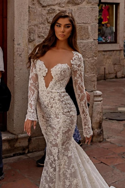 Elegantes vestidos de novia de encaje sirena con mangas largas y escote corazón