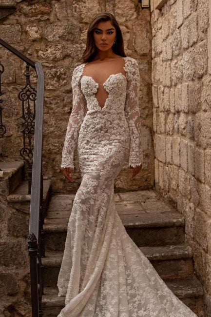 Elegantes vestidos de novia de encaje sirena con mangas largas y escote corazón