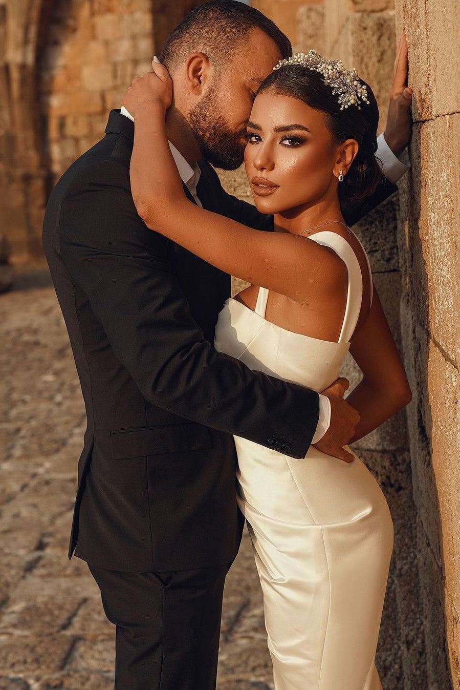 Elegante vestido de fiesta largo hasta el suelo con escote en forma de corazón y abertura frontal