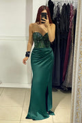 Vestido de Baile Elegante com Decote Coração, Fenda Frontal e Cauda de Sereia com Bordados
