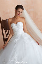 Robe de mariée blanche élégante à décolleté en cœur | Robe de bal simple en tulle, coupe droite, style plage