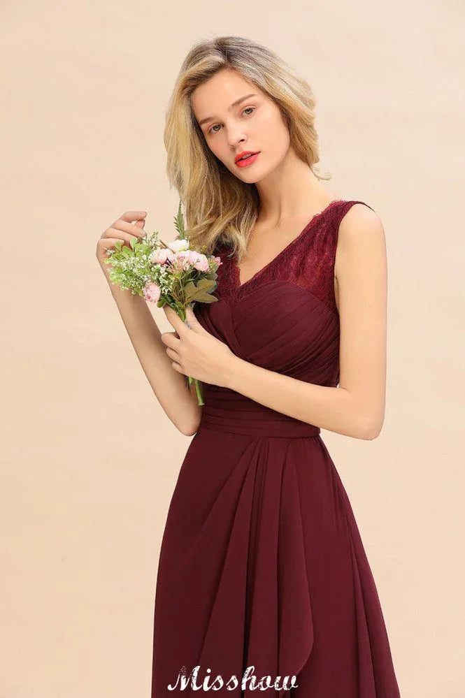 Vestido elegante de dama de honor com decote em V, corte evasê, cor borgonha, costas descobertas, em chiffon para festa