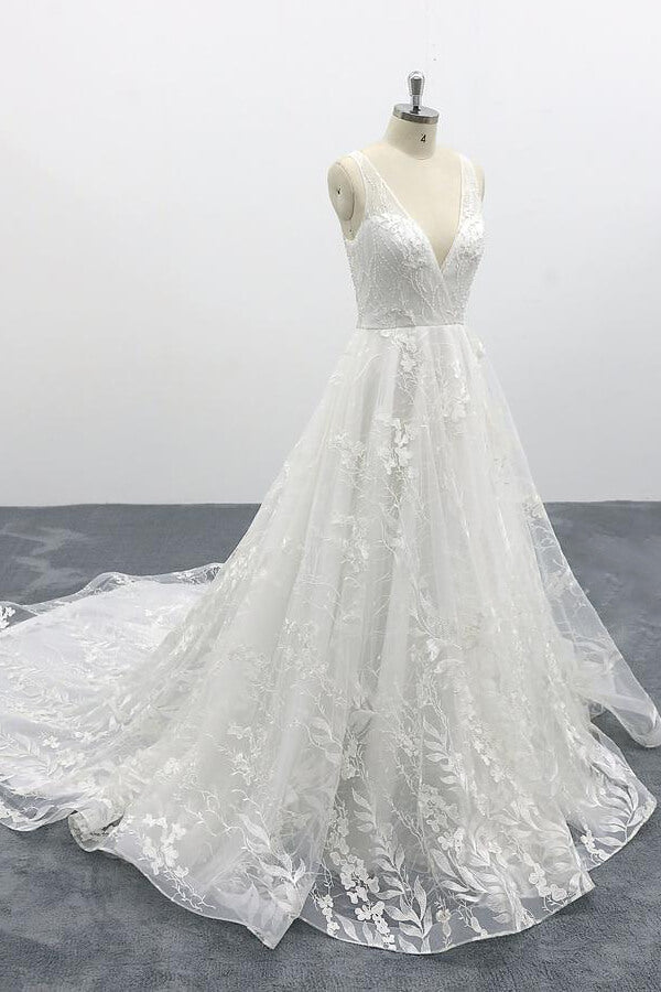 Vestido de Noiva Elegante em Tule com Aplicações e Decote em V, Corte em A