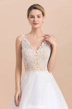 Robe de mariée élégante en dentelle florale à encolure en V, coupe évasée, plage, sans manches, en tulle, pour église