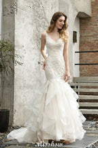Robe de mariée élégante sirène à col en V avec tulle, appliques en dentelle et jupe bouffante