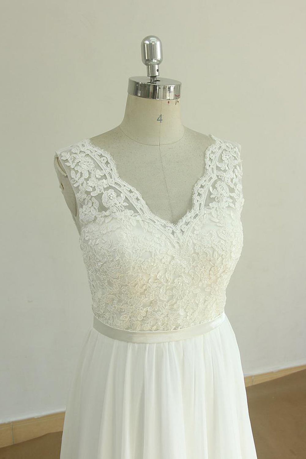 Elegante vestido de noiva de renda sem mangas com decote em V branco vestido de noiva de chiffon linha A