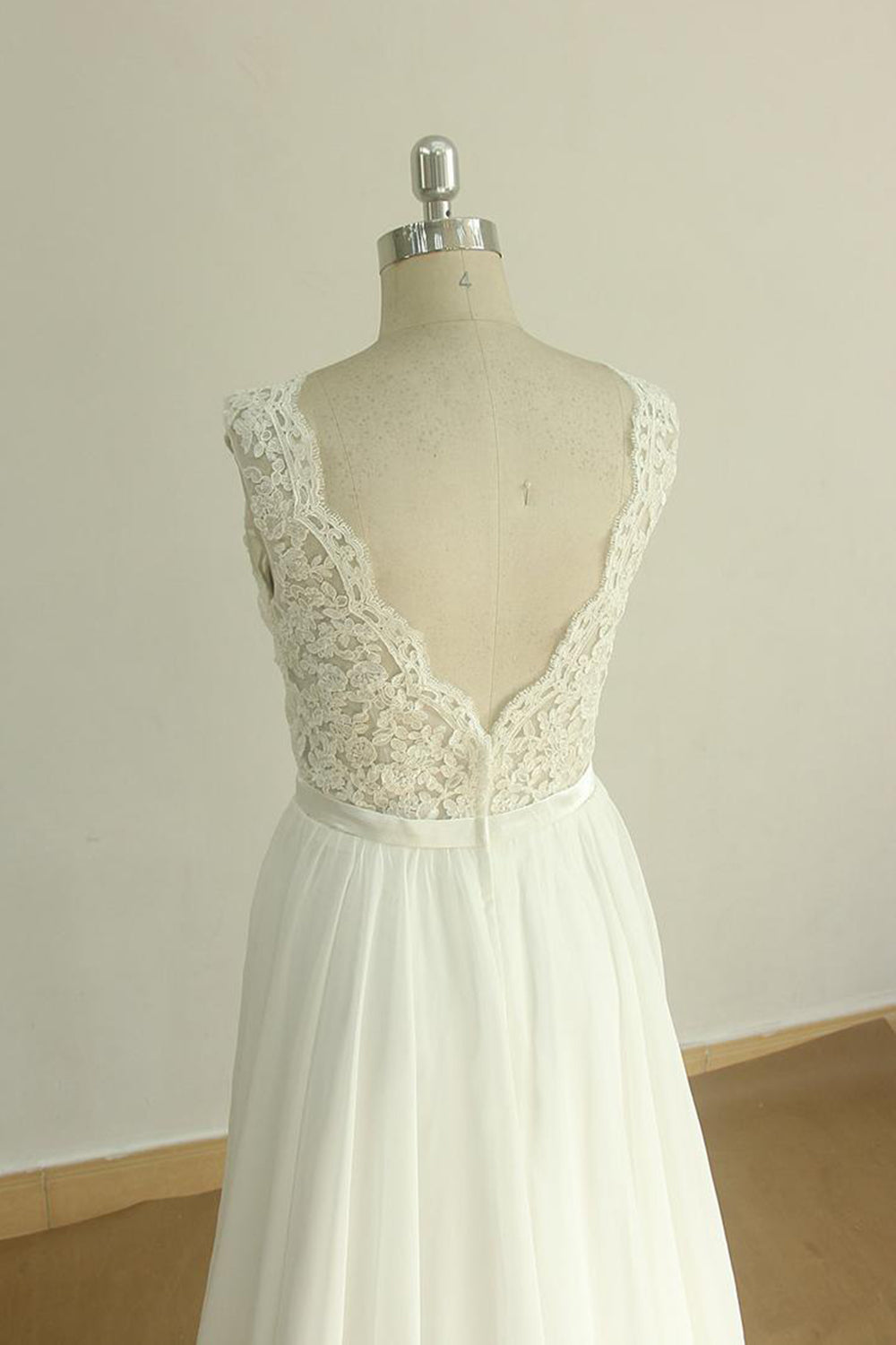 Elegante vestido de noiva de renda sem mangas com decote em V branco vestido de noiva de chiffon linha A
