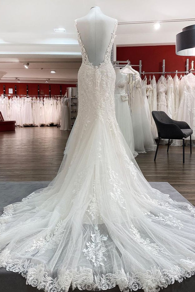 Abito da sposa elegante bianco lungo a sirena in tulle con pizzo e schiena scoperta