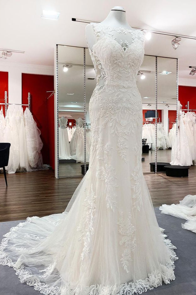 Abito da sposa elegante bianco lungo a sirena in tulle con pizzo e schiena scoperta